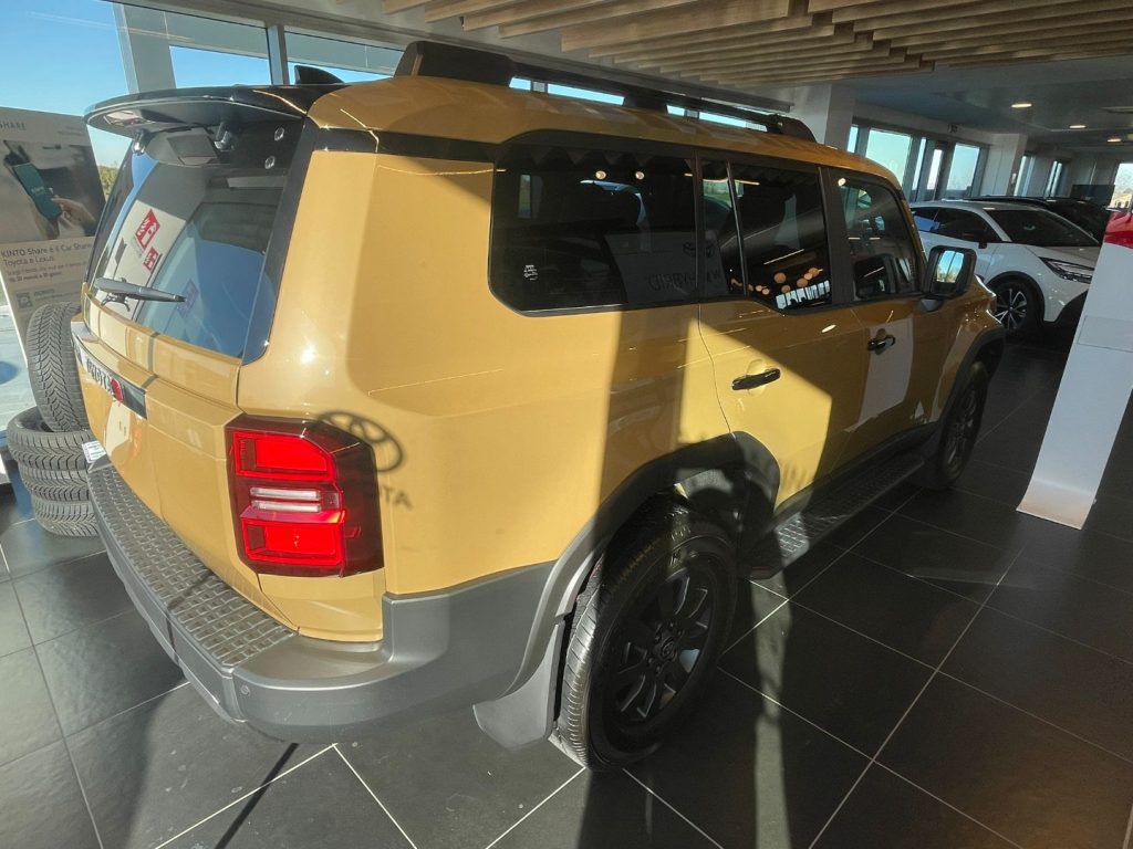 Toyota Land Cruiser  2.8 D4D A/T AWD ICON