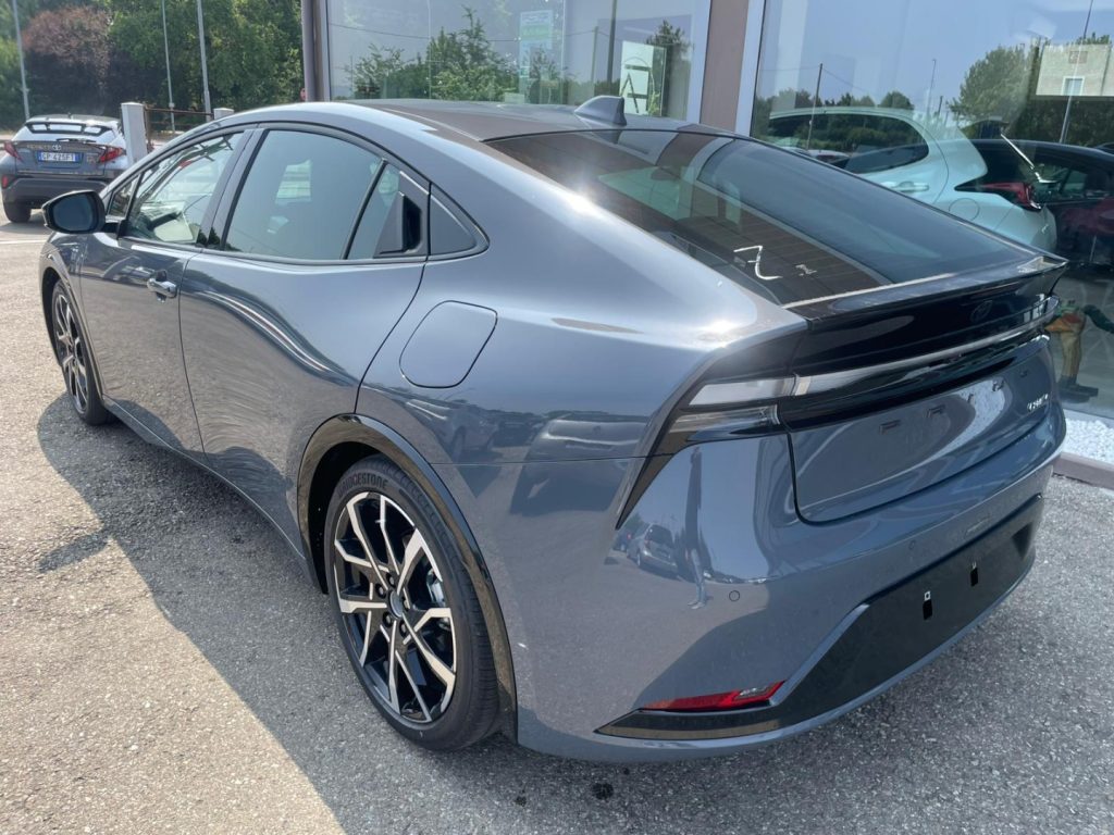 Toyota Prius  2.0 Plug-in Hybrid Lounge