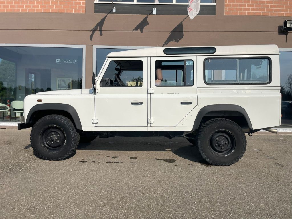 Land Rover Defender  Defender 110 2.5 Td5 cat S.W. SE