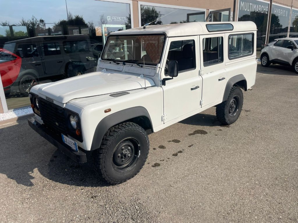 Land Rover Defender  Defender 110 2.5 Td5 cat S.W. SE