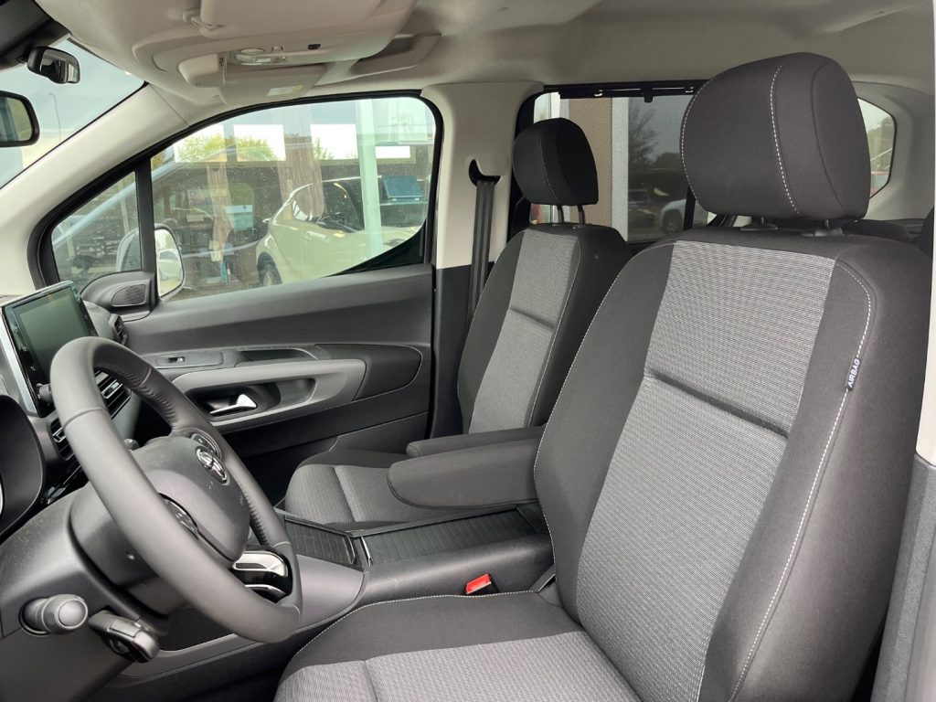 Toyota   1.5D 100 CV S&S Short Executive