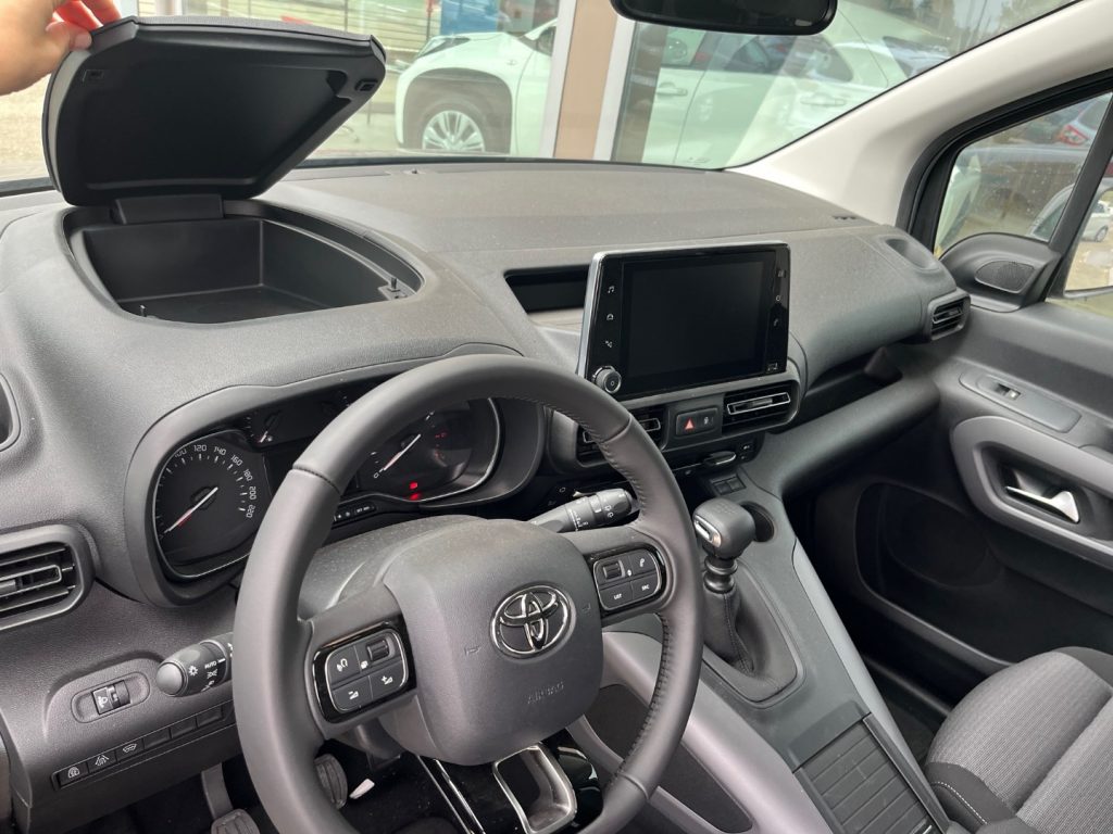 Toyota   1.5D 100 CV S&S Short Executive