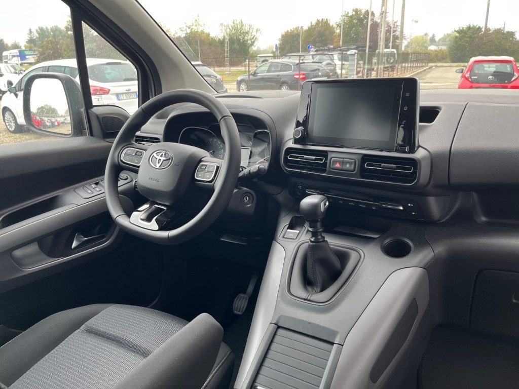 Toyota   1.5D 100 CV S&S Short Executive