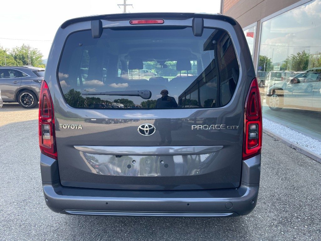 Toyota   Electric 50kWh L1 Short D Executive