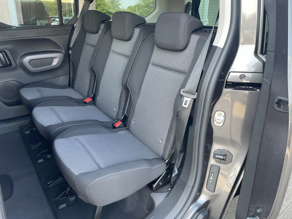 Toyota   Electric 50kWh L1 Short D Executive