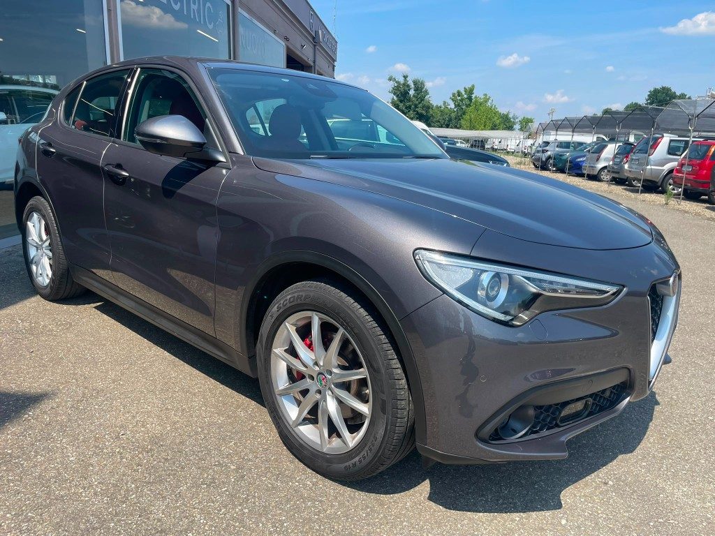 Alfa Romeo Stelvio  2.2 Turbodiesel 190 CV AT8 RWD Executive