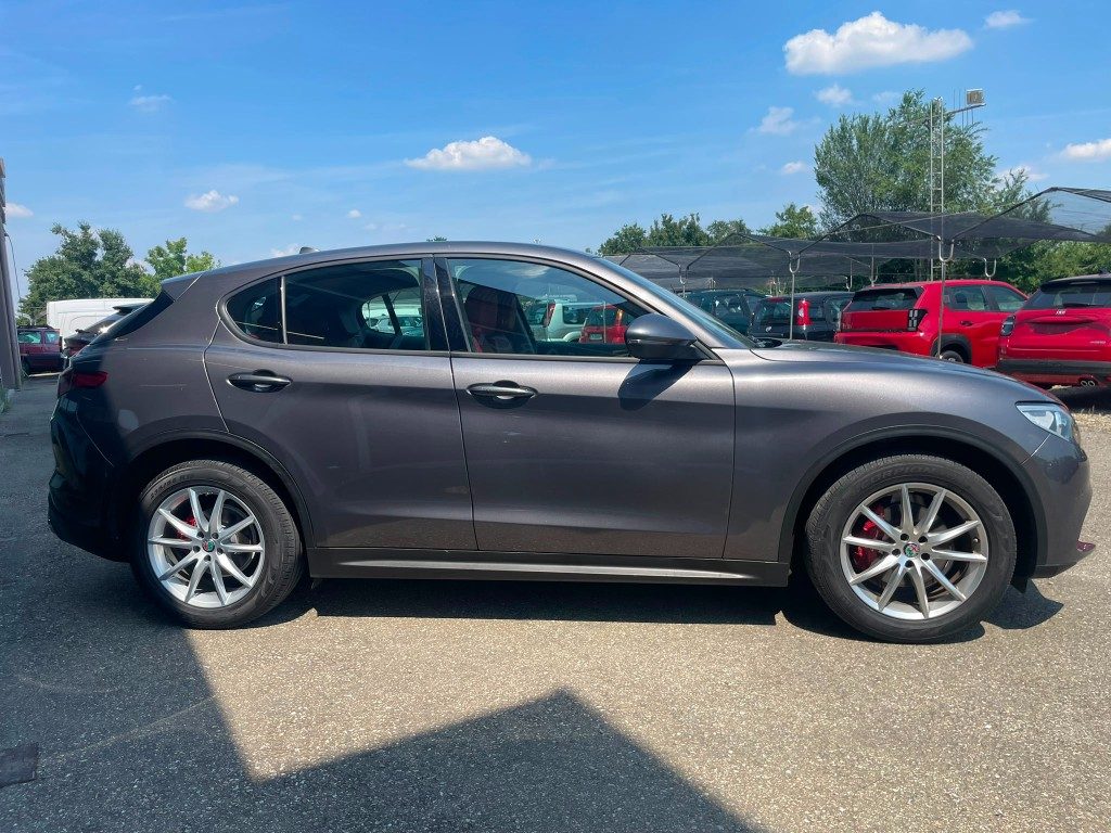 Alfa Romeo Stelvio  2.2 Turbodiesel 190 CV AT8 RWD Executive