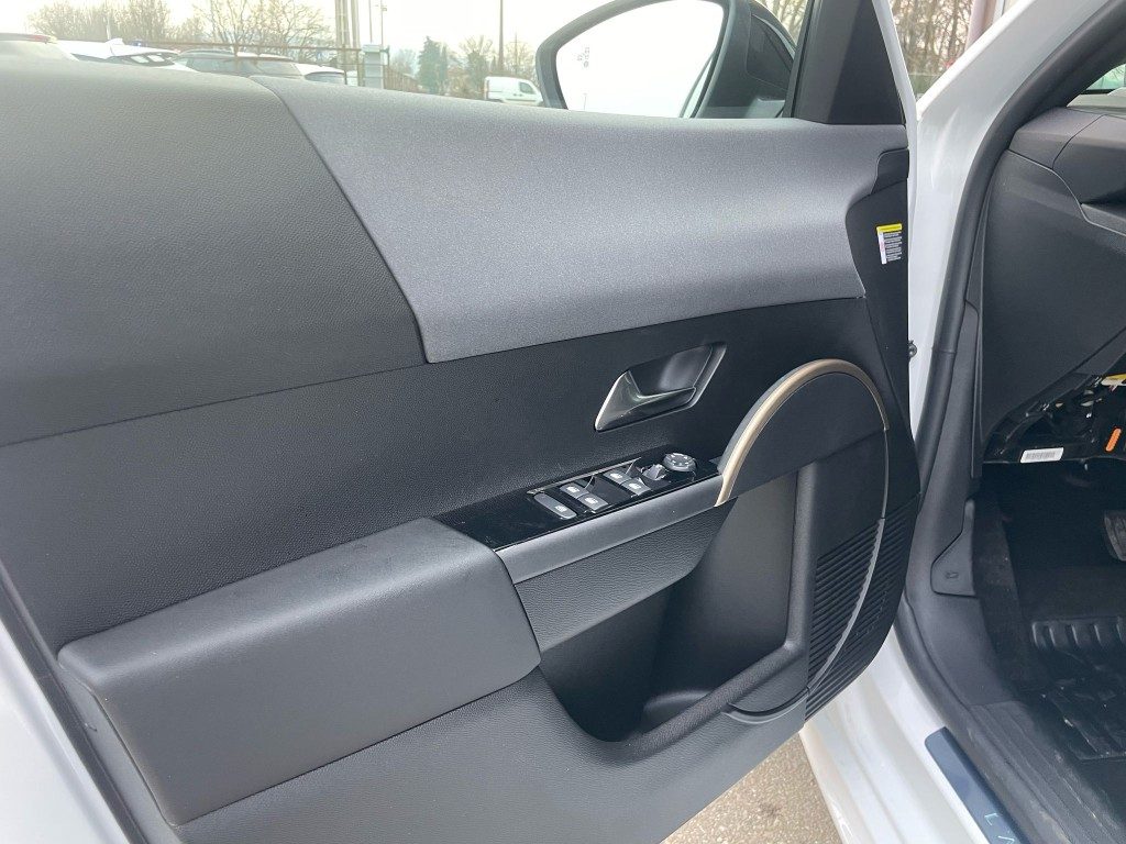 Lancia Ypsilon  Hybrid e-DCT