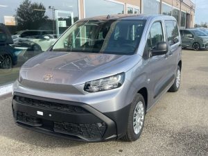 Toyota 1.2 110 CV S&S Short Lounge