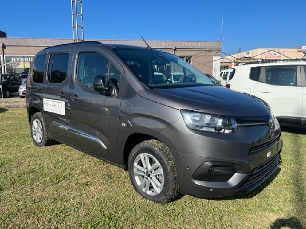 Toyota   1.5D 100 CV S&S Short Executive