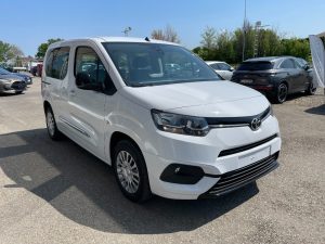 Toyota   1.5D 100 CV S&S Short Lounge