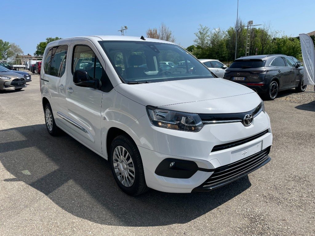 Toyota   1.5D 100 CV S&S Short Lounge