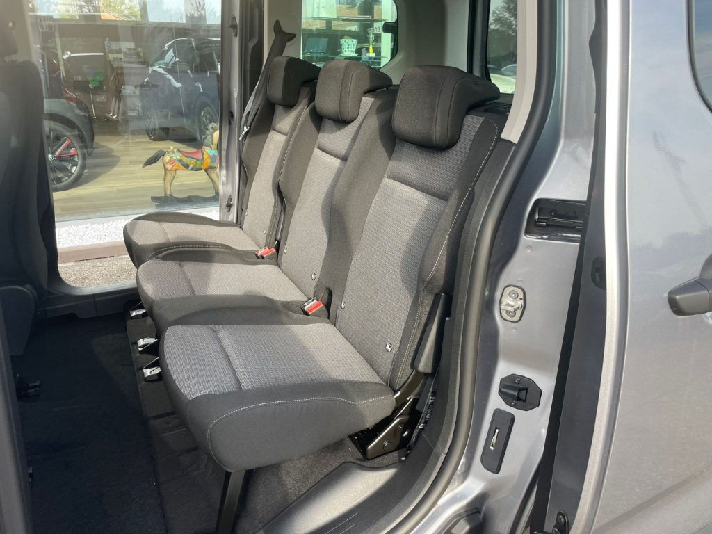 Toyota   1.5D 100 CV S&S Short Lounge