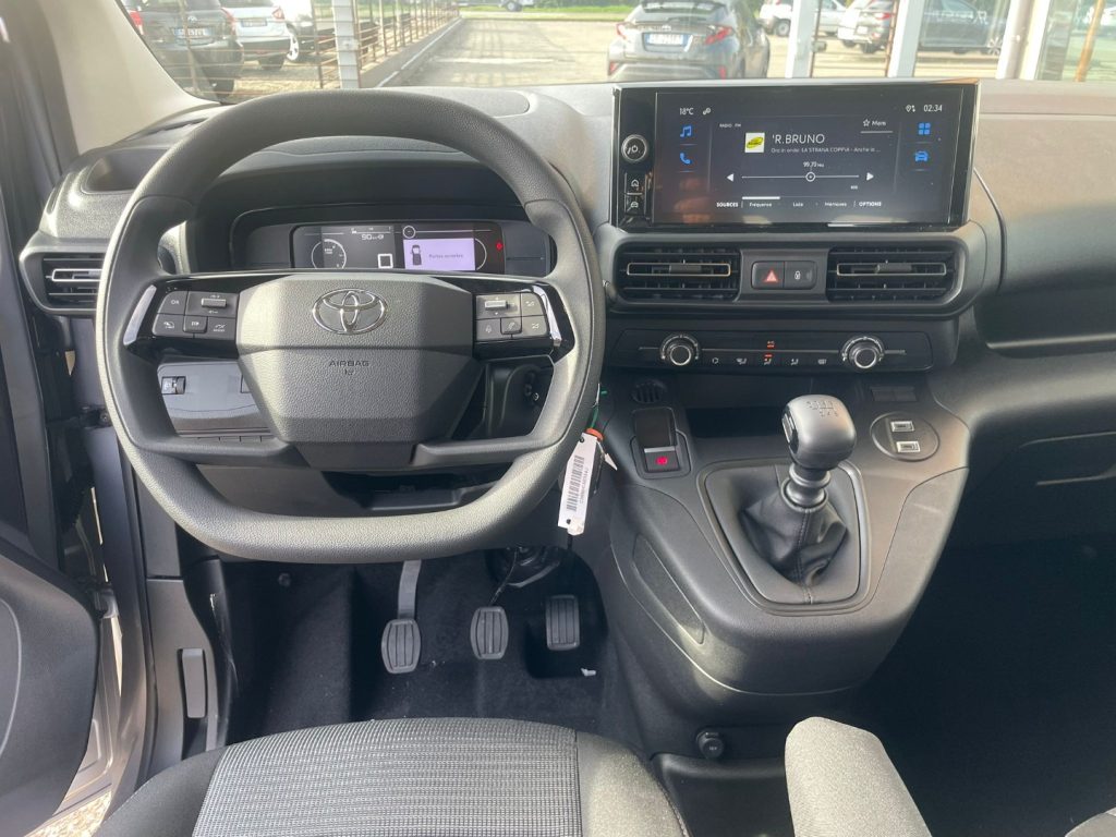Toyota   1.5D 100 CV S&S Short Lounge