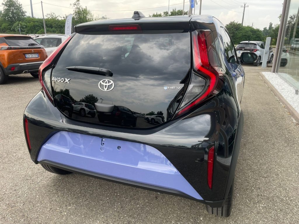 Toyota Aygo X  1.5 Hybrid 115 CV 5 porte Icon