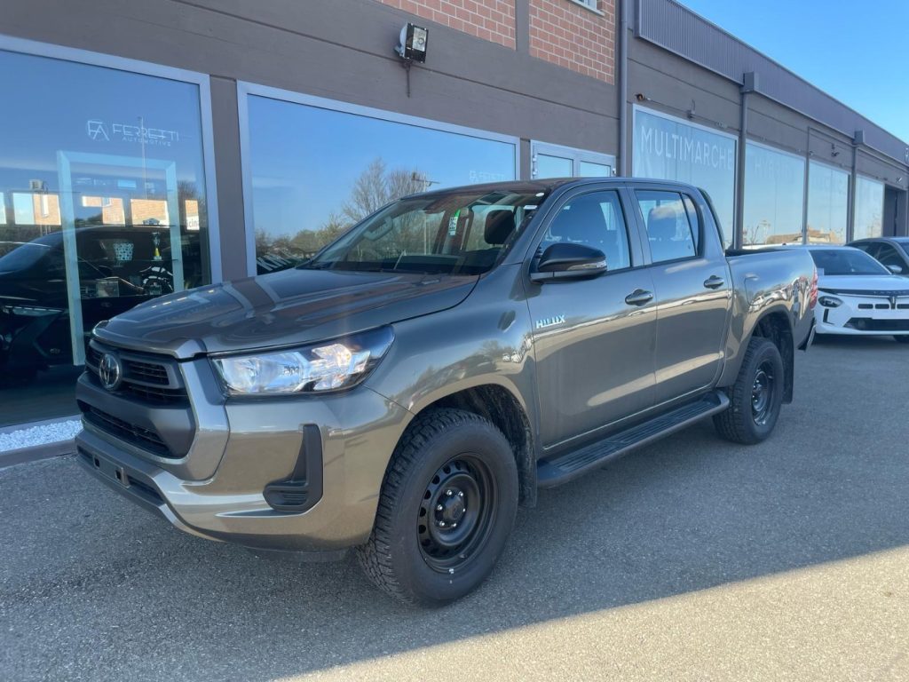 Toyota Hilux  2.4 D-4D 4WD 4 porte Double Cab Comfort