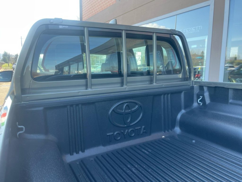 Toyota Hilux  2.4 D-4D 4WD 4 porte Double Cab Comfort