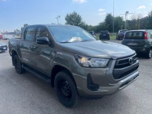 Toyota Hilux 2.4 D-4D A/T 4WD 4 porte Double Cab Comfort