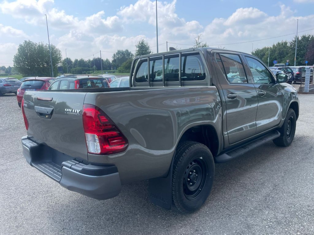 Toyota Hilux  2.4 D-4D A/T 4WD 4 porte Double Cab Comfort