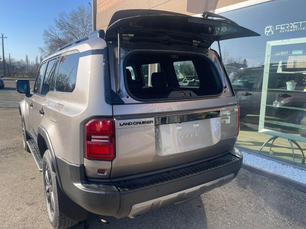 Toyota Land Cruiser  2.8 D4D A/T AWD ICON