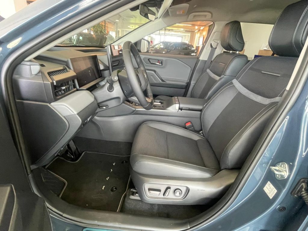 Toyota RAV 4  2.5 HV E-CVT MY 26