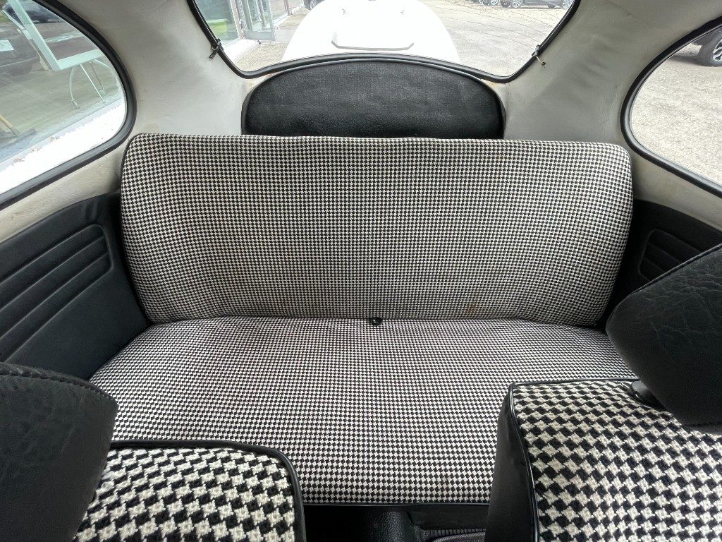 Volkswagen Maggiolino  11 D 11