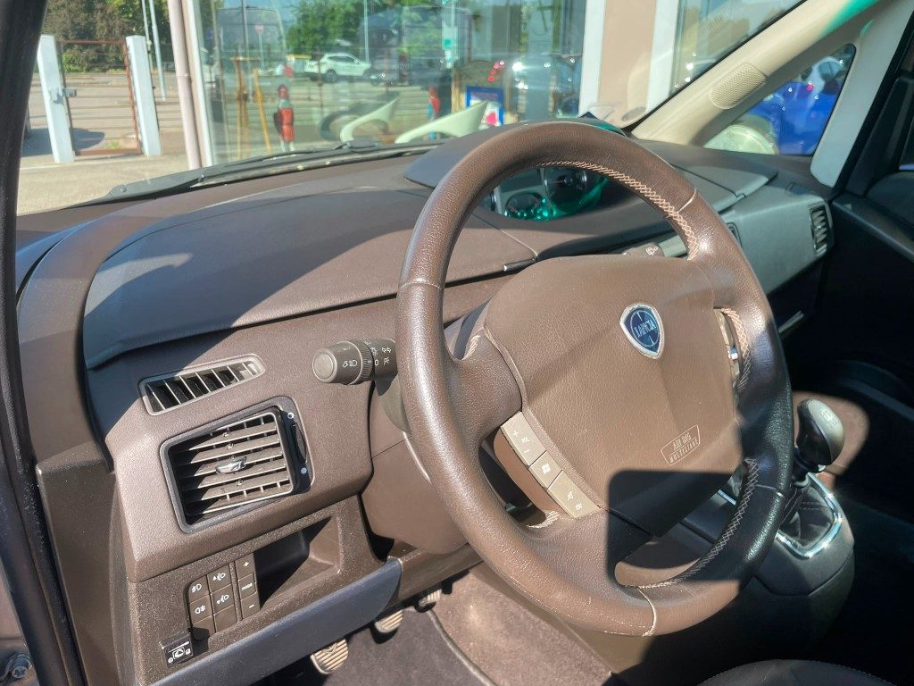 Lancia MUSA  1.4 16V GPL Poltrona Frau