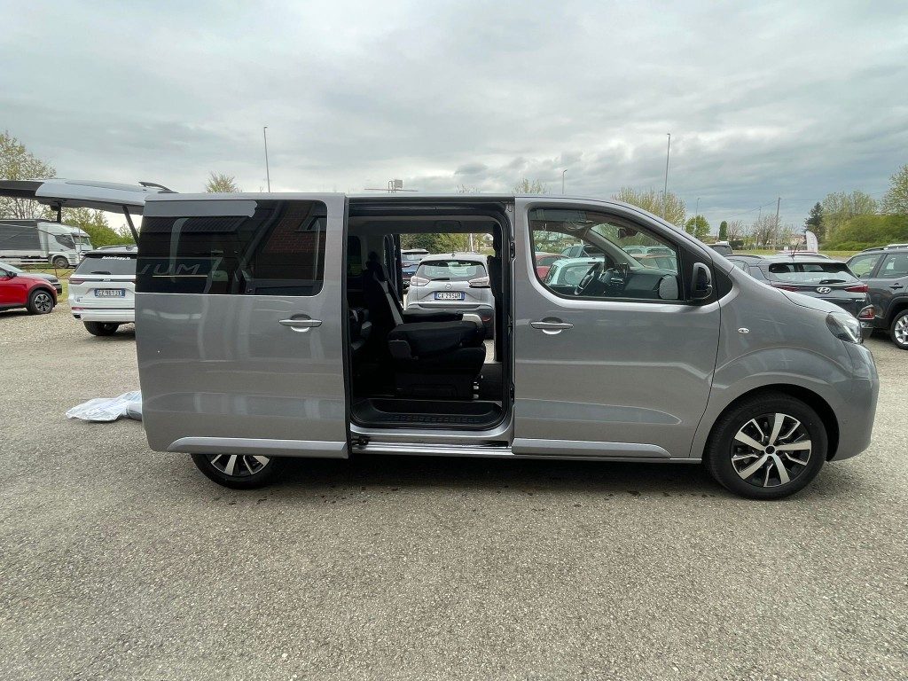 Toyota   2.0D 144 CV L1 M/T Executive