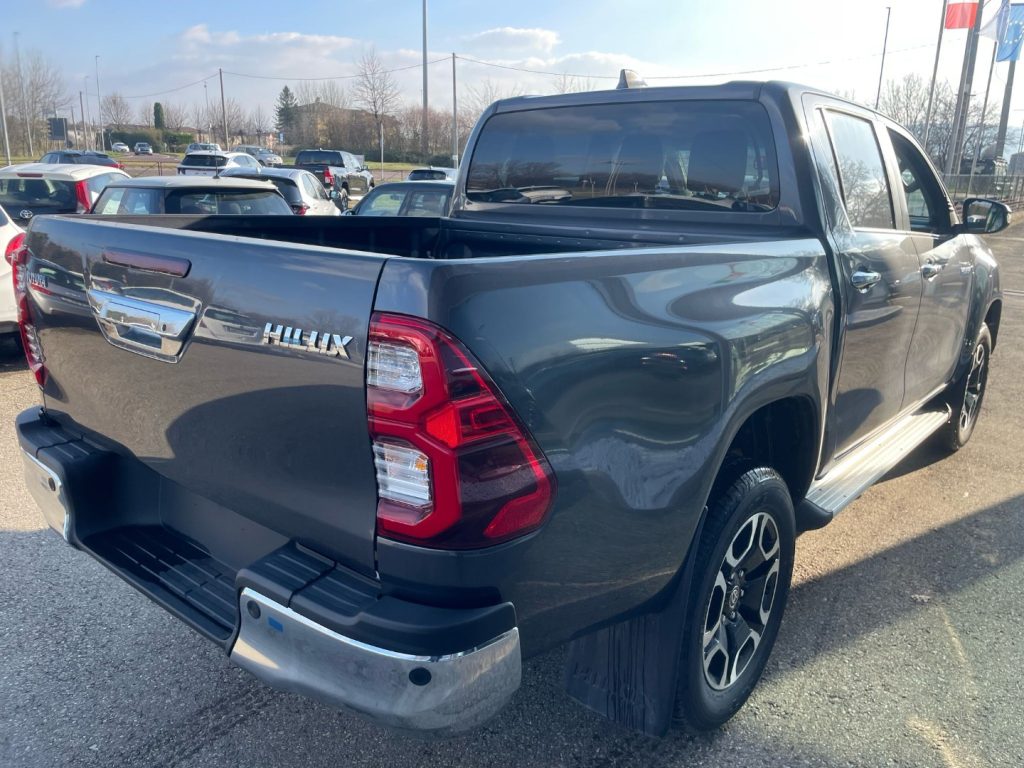 Toyota Hilux  2.4 D-4D A/T 4WD 4 porte Double Cab Executive