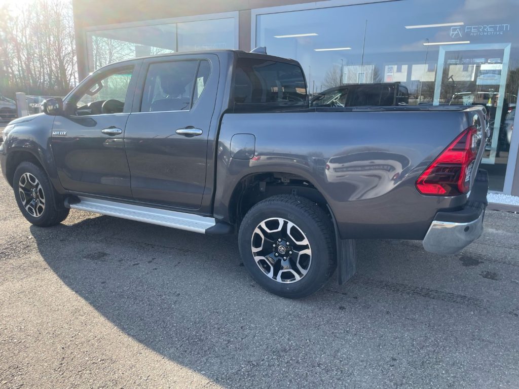 Toyota Hilux  2.4 D-4D A/T 4WD 4 porte Double Cab Executive