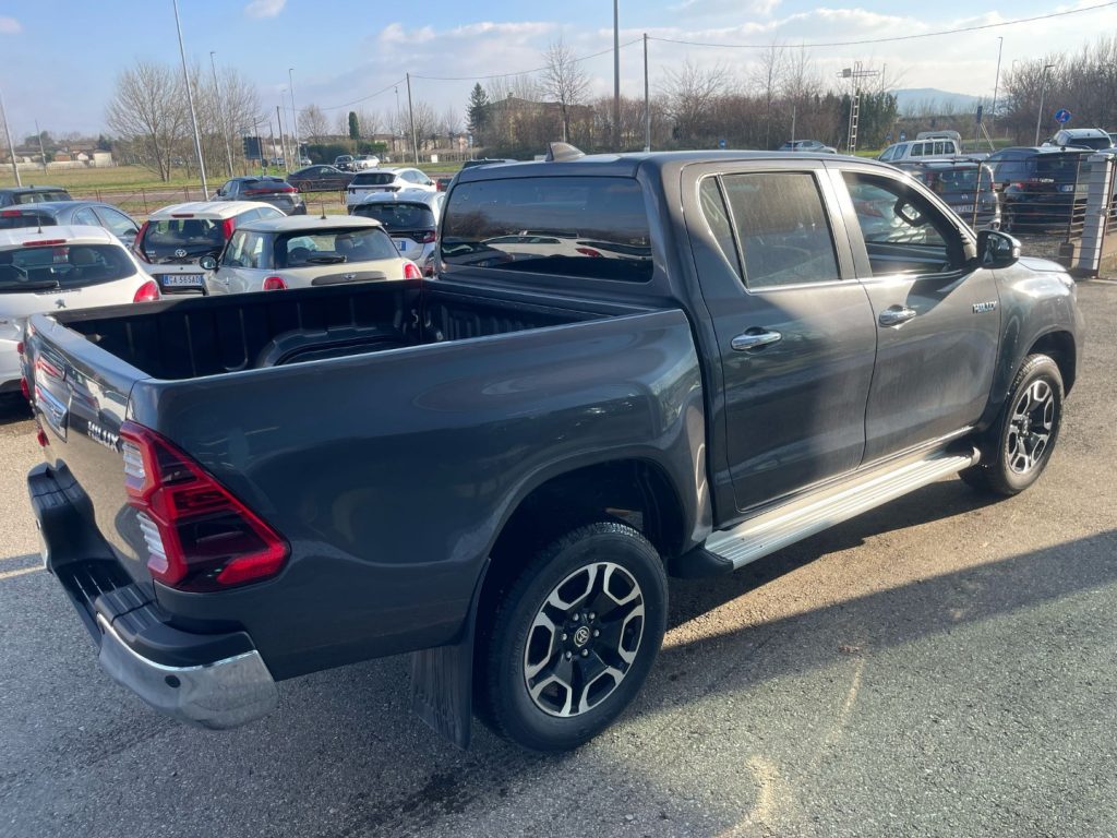 Toyota Hilux  2.4 D-4D A/T 4WD 4 porte Double Cab Executive